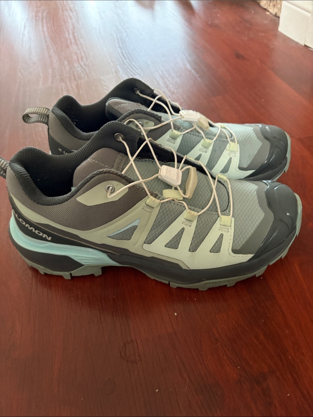 Salomon Women's Gray and Mint Running Shoes Sz 8